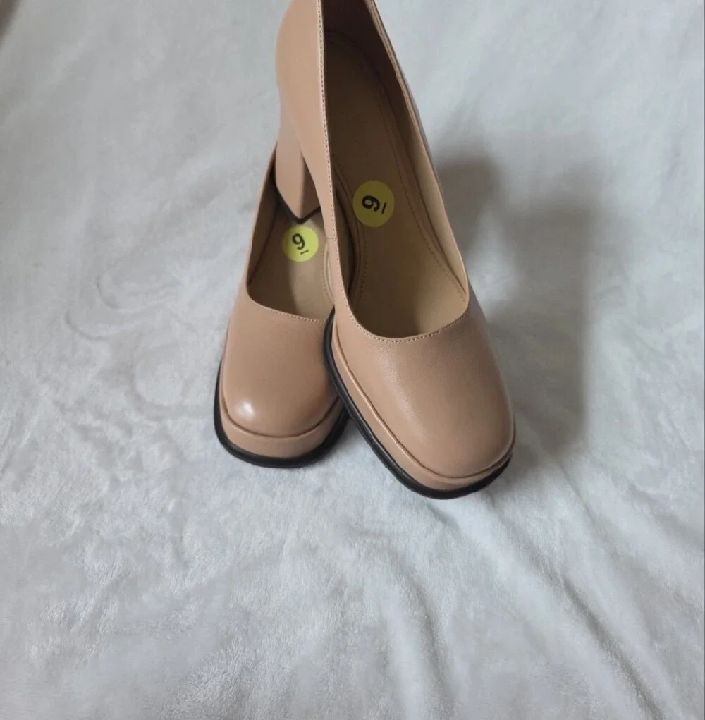 Coach classic nude